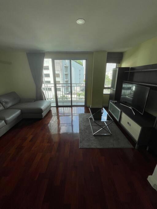 Delightful Condo In Central Location At Sukhumvit 49 Bangkok Dış mekan fotoğraf